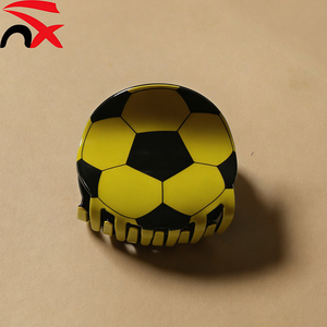 Nouveauté très demandée : Pinces à cheveux football dessin animé, accessoires originaux, pinces requin, bandeaux pour femmes, cadeaux - Product Image 2