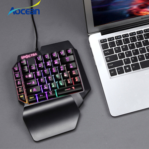 OEM 35-Key ergonomico LED arcobaleno retroilluminazione USB cablato con <span class=keywords><strong>una</strong></span> <span class=keywords><strong>mano</strong></span> <span class=keywords><strong>tastiera</strong></span> da gioco con poggia palmo per telefono e Tablet - Product Image 5