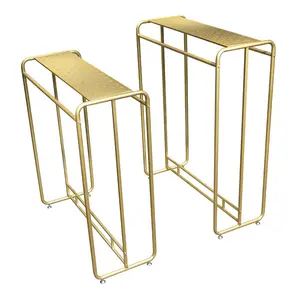 Benutzer definierte Boutique Gold Kleider ständer Boden stehende Kleidung Shop Edelstahl Quadrat Metall hängende Kleidung Display Rack