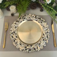 Assiettes de présentation de luxe ajourées sculptées, rondes, à motif floral vintage, pour la décoration de tables d'hôtel, d'événements et de mariages