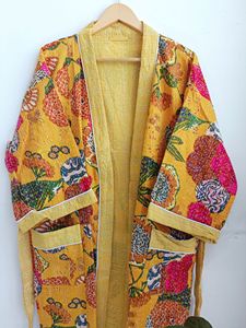 Robe de travail manuel Kantha vintage pour femmes à forte demande, longueur au genou pour vêtements de nuit disponible en vrac - Product Image 3