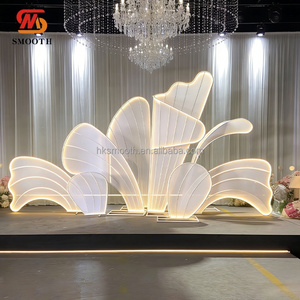 ฉากหลังงานแต่งงานแบบเรียบหรู ตกแต่งด้วยหงส์โลหะขนาดใหญ่พร้อมไฟ LED - Product Image 3