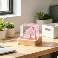 Lampe de nuit en résine faite à la main, cube, cerisier rose, cerf, diorama, lampe de bureau en bois USB LED pour la décoration de la chambre des filles