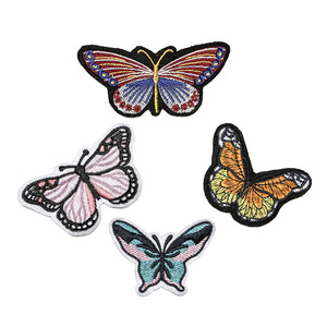 Chenilla personalizada con bordado de abeja y mariposa para sombrero, parche bordado con lentejuelas y letras - Product Image 2