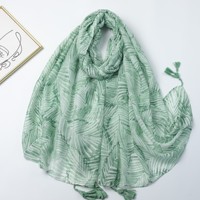 200 styles de foulards longs en fil de Bali, prêts à être expédiés, en stock, disponibles immédiatement, en polyester, pour le tourisme et les loisirs