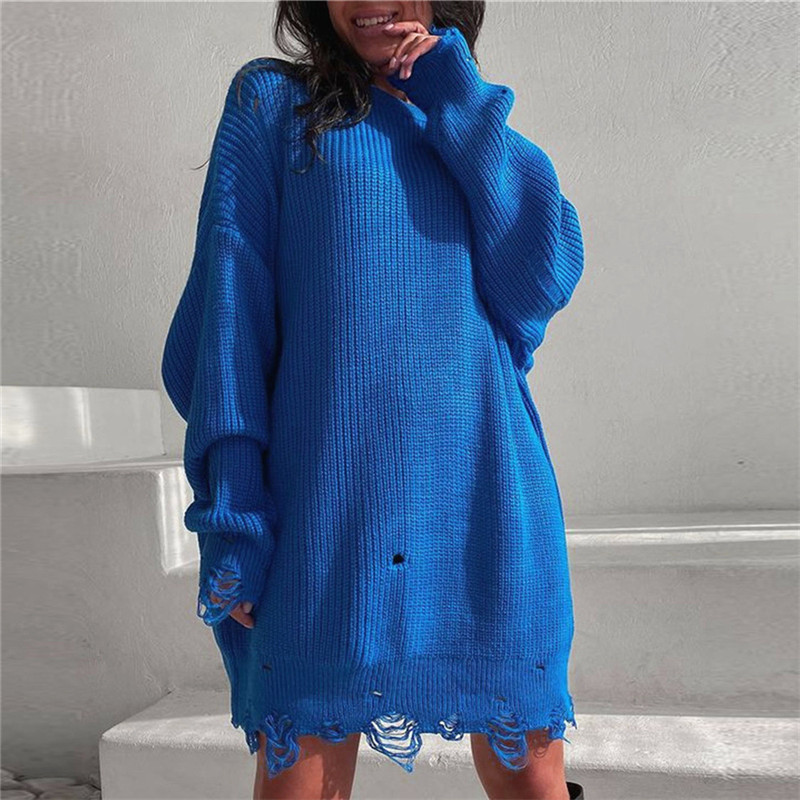 Azul, cuello redondo, estilo largo.