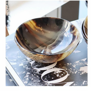 Bol de service en corne de buffle fabriqué à la main idéal pour la salade pour la décoration de table à manger - Product Image 1