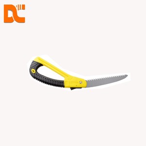 Scie à élaguer pliable portable avec poignée en D, dents triplement affûtées, légère, pour les branches d'arbres et les projets de menuiserie - Product Image 1