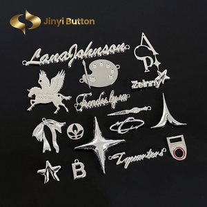 Jinyi nhà máy tùy chỉnh bạc khắc logo dập nổi kim loại Tên tấm nhãn mũ giày túi quần áo trang trí kim loại logo nhãn tag - Product Image 4