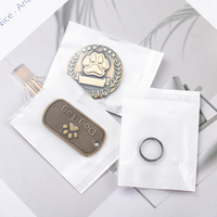 Plaques d'identification personnalisées en acier inoxydable gravées et sérigraphiées pour chats et chiens, avec chaîne à billes, vente en gros, électroplaquées sur mesure