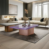 Présentoir moderne violet transparent Table de bar lumineuse de luxe rose Table basse carrée en acrylique pour bar de fête Restaurant
