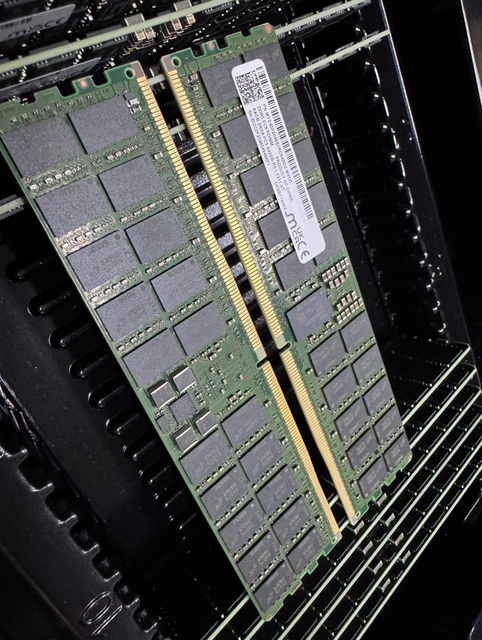 For Micron 64GB DDR5 ECC RDIMM Server Memory Module MTC40F2046S1RC64BD2 288 Pin Registered DIMM