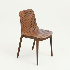 Silla de comedor perforada color cacao taupe |   Silla de Comedor Curva de Polipropileno para Todo Clima, Modelo TM21 de Thien My Plastic, Premium - Product Image 1