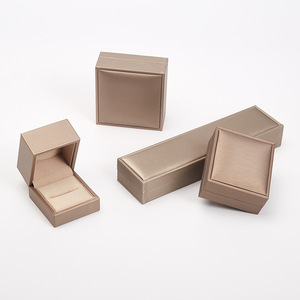 Custom Square Necklace Earring Pendant Jewelry Set Boxes Jewelry Packaging Pu Leather Ring Box With Logo