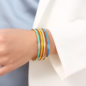 Pulsera de Acero Inoxidable con Epoxi para Mujer, Estilo Europeo y Americano, Dorada - Product Image 5