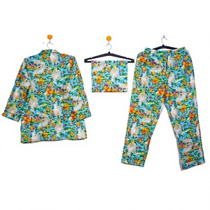 Conjunto de Pijama de Algodón con Estampado de Jungla Elegante y de Alta Calidad para Mujer, Ropa de Dormir Suave y Transpirable, Ropa de Noche Floral Cómoda para Vacaciones - Product Image 1