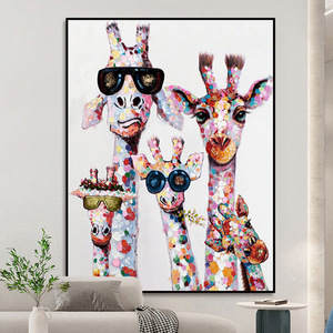 Pintura al óleo pintada a mano, estilo caricatura de familia de jirafas con marco para decoración de pared de sala de estar junto al sofá. - Product Image 3