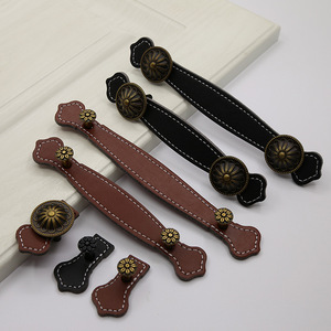 Juego <span class=keywords><strong>de</strong></span> tiradores <span class=keywords><strong>de</strong></span> cuero simétricos para armario, tiradores <span class=keywords><strong>de</strong></span> cuero marrón para muebles <span class=keywords><strong>de</strong></span> cocina, herrajes <span class=keywords><strong>de</strong></span> entrada - Product Image 2