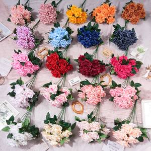 ดอกกุหลาบประดิษฐ์ 9 หัว ช่อดอกไม้ผ้าไหม สำหรับตกแต่งงานแต่งงาน - Product Image 1