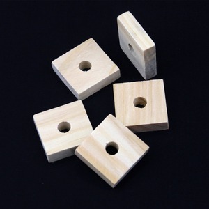 Blocs de bois colorés Han Shundu, jouet à mâcher pour perroquet, accessoires artisanaux en bois brut pour perroquet gris - Product Image 2