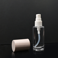 Botellas de Vidrio Esmerilado de 120 ml con Pulverizador de Plástico Blanco y Tapas de Madera Natural con Logotipo Grabado