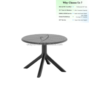 Petite <span class=keywords><strong>table</strong></span> en plastique OKAY, <span class=keywords><strong>table</strong></span> d'appoint compacte pour l'extérieur, design léger couleur nude pour les petits espaces, ensemble <span class=keywords><strong>de</strong></span> tables d'extérieur en plastique - Product Image 1
