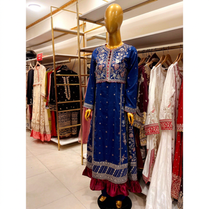 Pishwas brodé en viscose, robe bleue brodée ornée de volants en satin - Pantalon Anarkali en tissu identique au Pishwas - Product Image 1