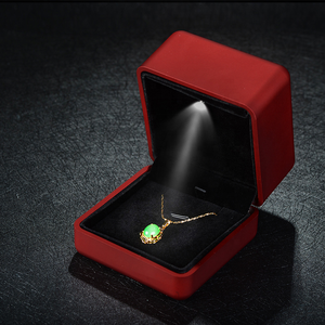 Boîte de bague de mariage LED personnalisée de haute qualité Emballage de bijoux personnalisé carré pour les mariages et les occasions spéciales - Product Image 4