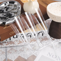 Flûte à champagne en plastique PS de couleur personnalisée Xueli, élève les toasts avec une base à bord doré pour les mariages, les galas, les événements de luxe