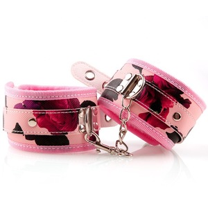 Ensemble de bondage léopard 8 pièces en cuir PU avec menottes, directement de l'usine, jouets sexuels pour adultes pour le plaisir féminin - Product Image 2