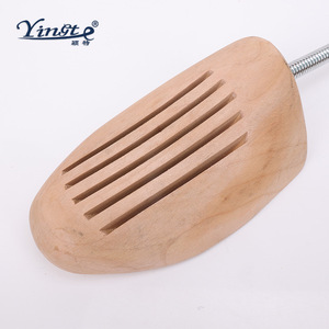 Calzadores de madera Yinste de tamaño ajustable para zapatos de cuero, para dar forma y prevenir arrugas. - Product Image 4