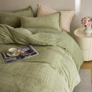 Juego de cuatro piezas de terciopelo tallado MM A-class, con relleno de leche espesado, cubrecama de lujo cálido para invierno, se puede usar sin ropa, ropa de cama de terciopelo. - Product Image 4