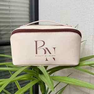 Neceser de maquillaje impermeable de 10 pulgadas de alta calidad, neceser de viaje de cuero PU, neceser con estampado de letras, neceser con asa para mujer - Product Image 4