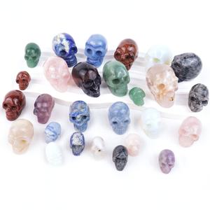 بيع بالجملة!! تمثال من الأحجار الكريمة منحوت على شكل جمجمة ، تمثال كوارتز منحوت يدويًا ، حرف جماجم كريستالية صغيرة للزينة - Product Image 3