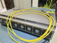 Laser fibre CW monomode CS Tec 3 kW refroidi par air pour la découpe à distance, découpe d'arbres