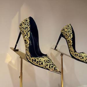 Dubai alta calidad lujo dorado <span class=keywords><strong>bordado</strong></span> Stilettos con punta estrecha señoras Sexy zapatos <span class=keywords><strong>de</strong></span> tacón alto fiesta noche tacones - Product Image 1