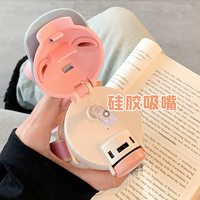 Bouteille d'eau portable en plastique créative de dessin animé mignon Kawaii 650 ml Bouteille d'eau avec paille en forme de chapeau d'ours pour garçons et filles
