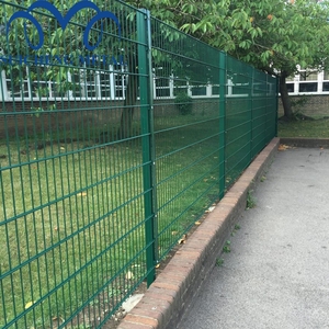 Clôture en treillis métallique pour le jardin Petit garde-corps en <span class=keywords><strong>fer</strong></span> soudé rouge Grilles de coins Service de modélisation 3D inclus - Product Image 4