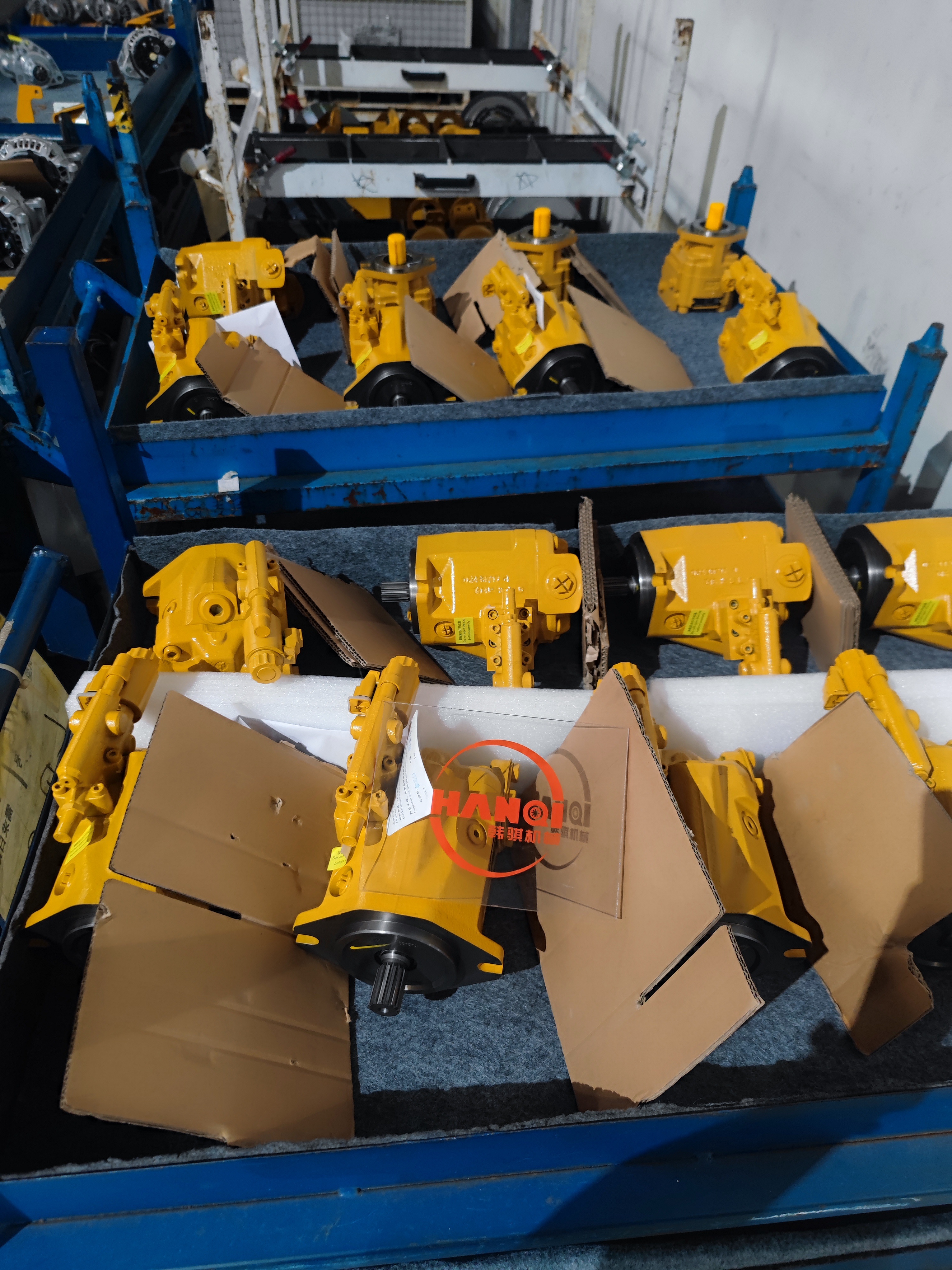【支給品】専用です！ Excavator Spare Parts 8-98055542-0 NPR75 4HK1 Cylinder Head