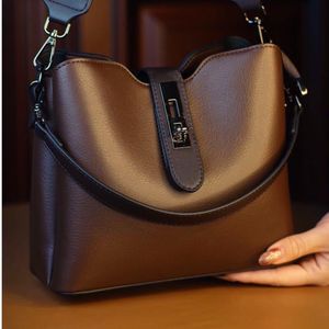 High-End Retro Fashion Cross-Border Textured Bucket <b>Bag</b> for Women Large-Capacity Portable Shoulder <b>Crossbody</b> Zipper Single Strap - Product Image 1