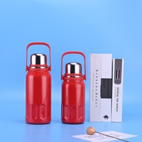 Bouteille isotherme à double paroi en acier inoxydable avec infuseur à thé intégré, poignée de transport et couvercle sécurisé pour café chaud, thé, voyage