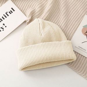 Gorros de Invierno Acrílicos al por Mayor con Logotipo Personalizado, Gorros Cálidos y Cómodos para Playa y Negocios, Logotipo Bordado - Product Image 2
