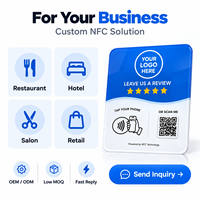 Plaque d'avis NFC en acrylique imprimée avec code QR et dos adhésif pour affichage des commentaires clients dans les hôtels et les réceptions de magasins