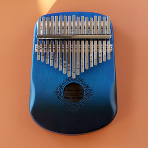 Décoration d'intérieur, mini kalimba en bois massif à 17 touches avec emballage cadeau en carton pour un cadeau d'anniversaire - Product Image 5