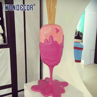 Sculpture géante en fibre de verre FRP en forme de cornet de glace pour la décoration de magasin, personnalisable, affichage artistique commercial