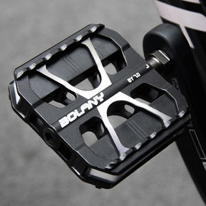 Pédales de vélo Bolany à 3 roulements en alliage pour VTT avec fonction de sécurité lumineuse - Product Image 2