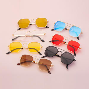 Nouvelles lunettes de soleil pour hommes, monture carrée, protection UV400, verres en PC, monture noire, pour activités de plein air, style conduite 7071 - Product Image 3