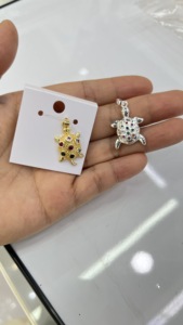 Colgante Redondo de Esmalte Colorido al por Mayor, Dije de Latón Chapado en Oro con Diseño de Abanico Radiante para Collares y Pulseras - Product Image 5