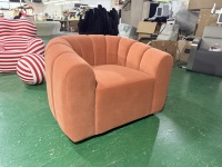 Fauteuil d'appoint moderne en velours capitonné à cannelures incurvées, orange, pour café, hall d'entrée, salon