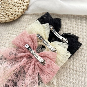 Barrettes à <span class=keywords><strong>cheveux</strong></span> élégantes en dentelle avec grand nœud, pinces à <span class=keywords><strong>cheveux</strong></span> à long ruban, pinces à <span class=keywords><strong>queue</strong></span> <span class=keywords><strong>de</strong></span> <span class=keywords><strong>cheval</strong></span> mignonnes et douces pour femmes, accessoires capillaires en gros - Product Image 5
